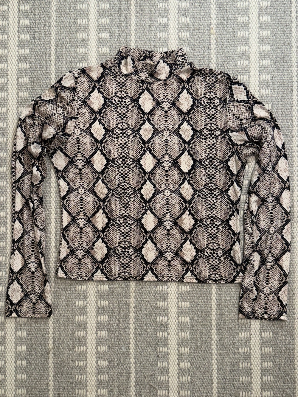 Y2K Snakeskin Mock Neck Long Sleeve Crop Top Medium Festival Bikercore